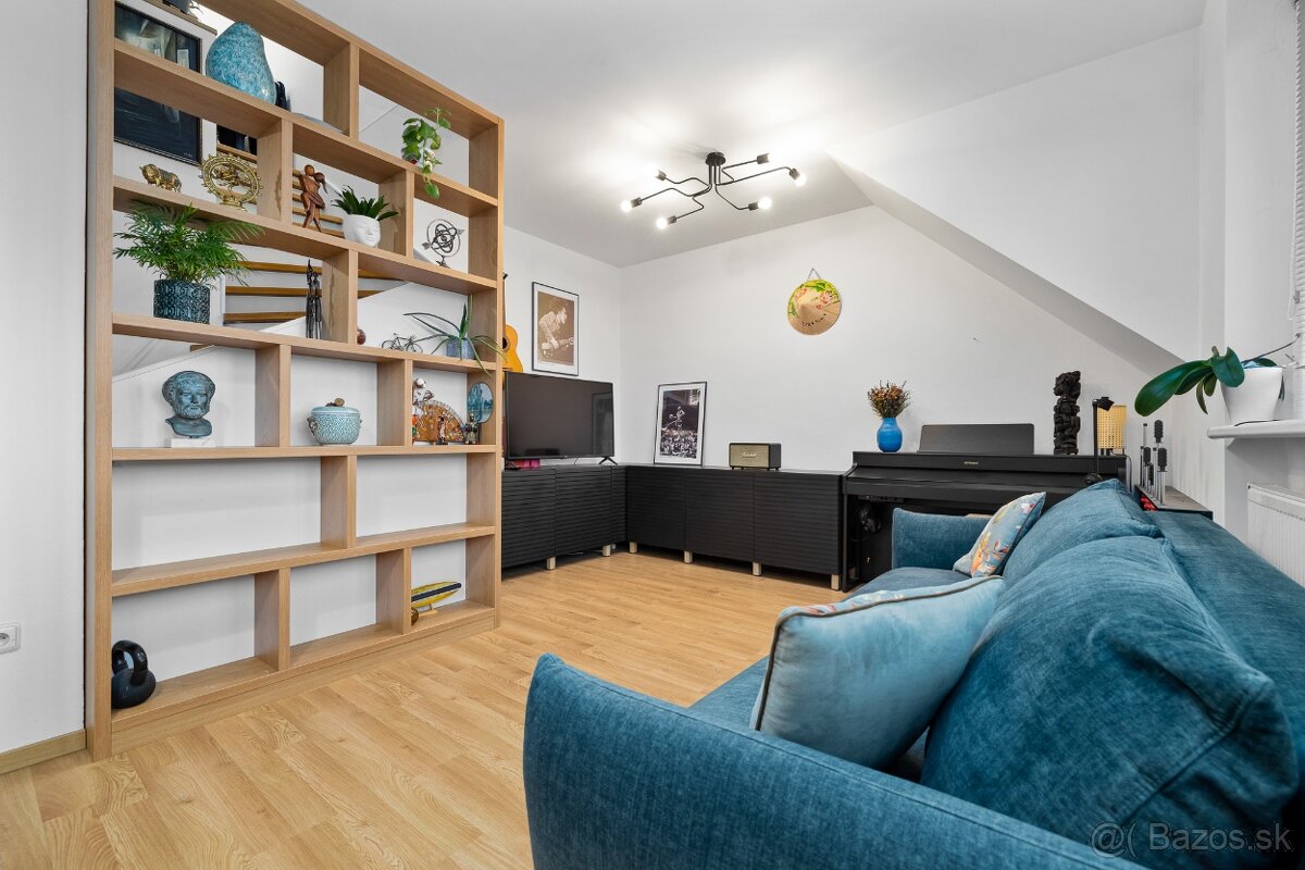 NA PREDAJ- ZAUJÍMAVÝ- 2-IZBOVÝ- MEZANÍN- RUŽINOV- KOŠICKÁ - 2