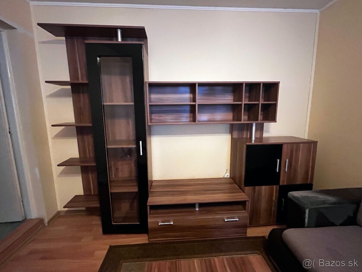 Obývačkova stena - 2