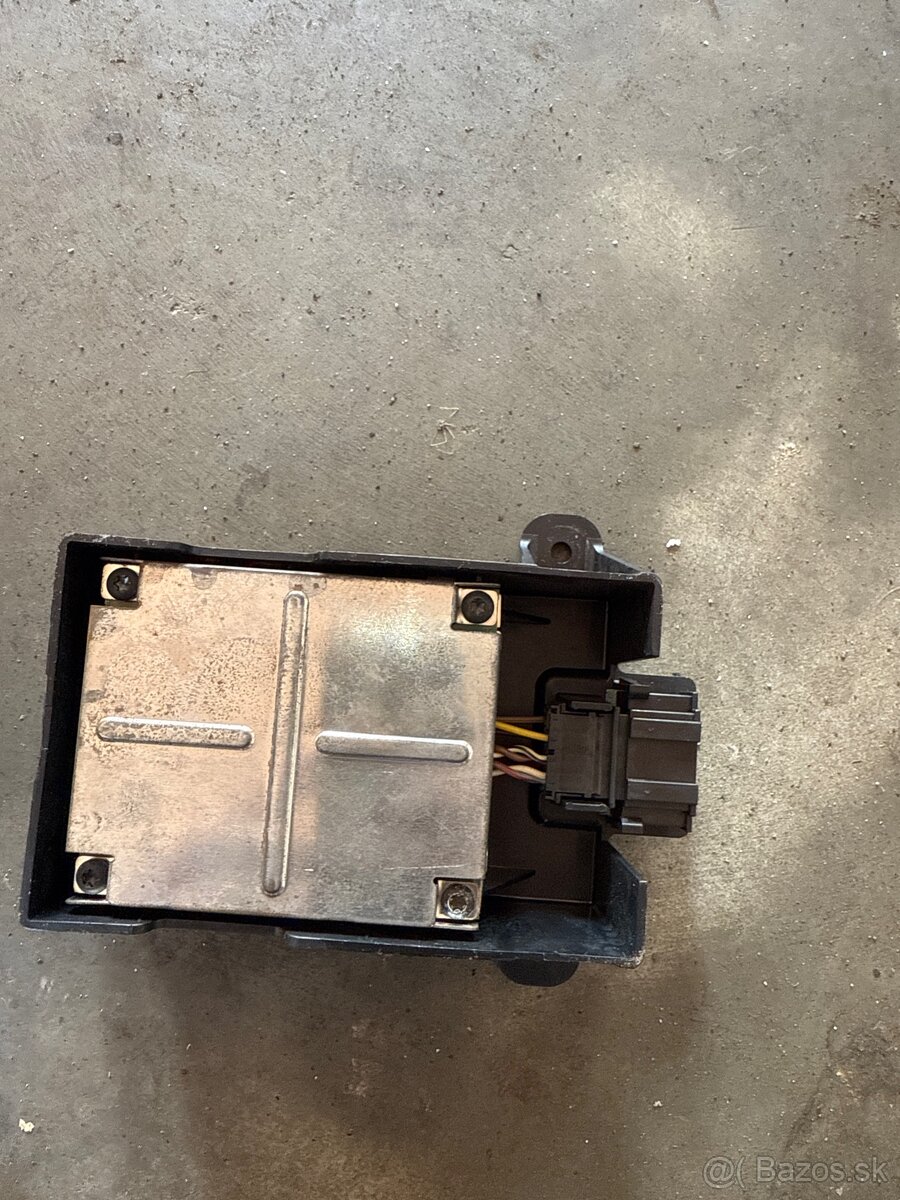 Zosilovač BOSE Audi a6 4f, MMI 2G - 2