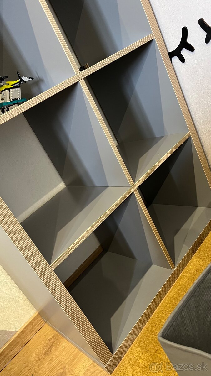 Policovy regal Kallax ikea - 2