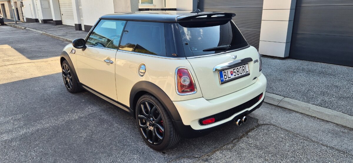 Mini Cooper S 1.6i - 127 kW - 2