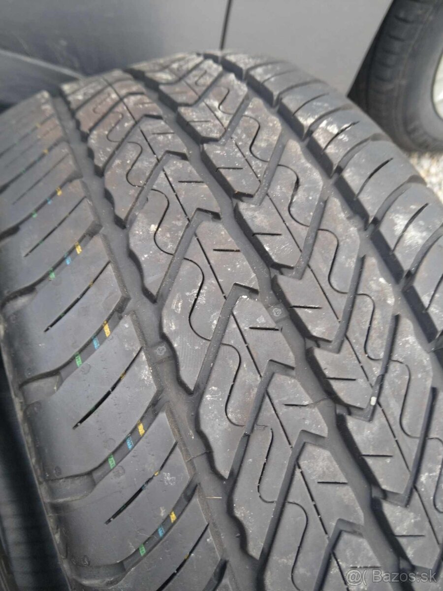 225/55 17C 109/107 H letné dodávkové. - 2