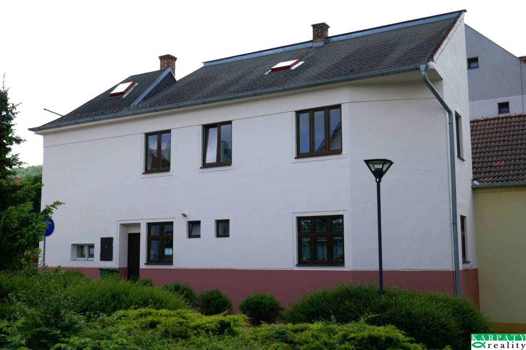 Polyfunkčný dom pri fontáne v srdci Brezovej, bývanie i podn - 2