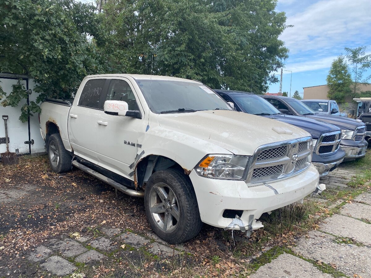 Dodge Ram 5.7 4x4 2011 R.V - 2