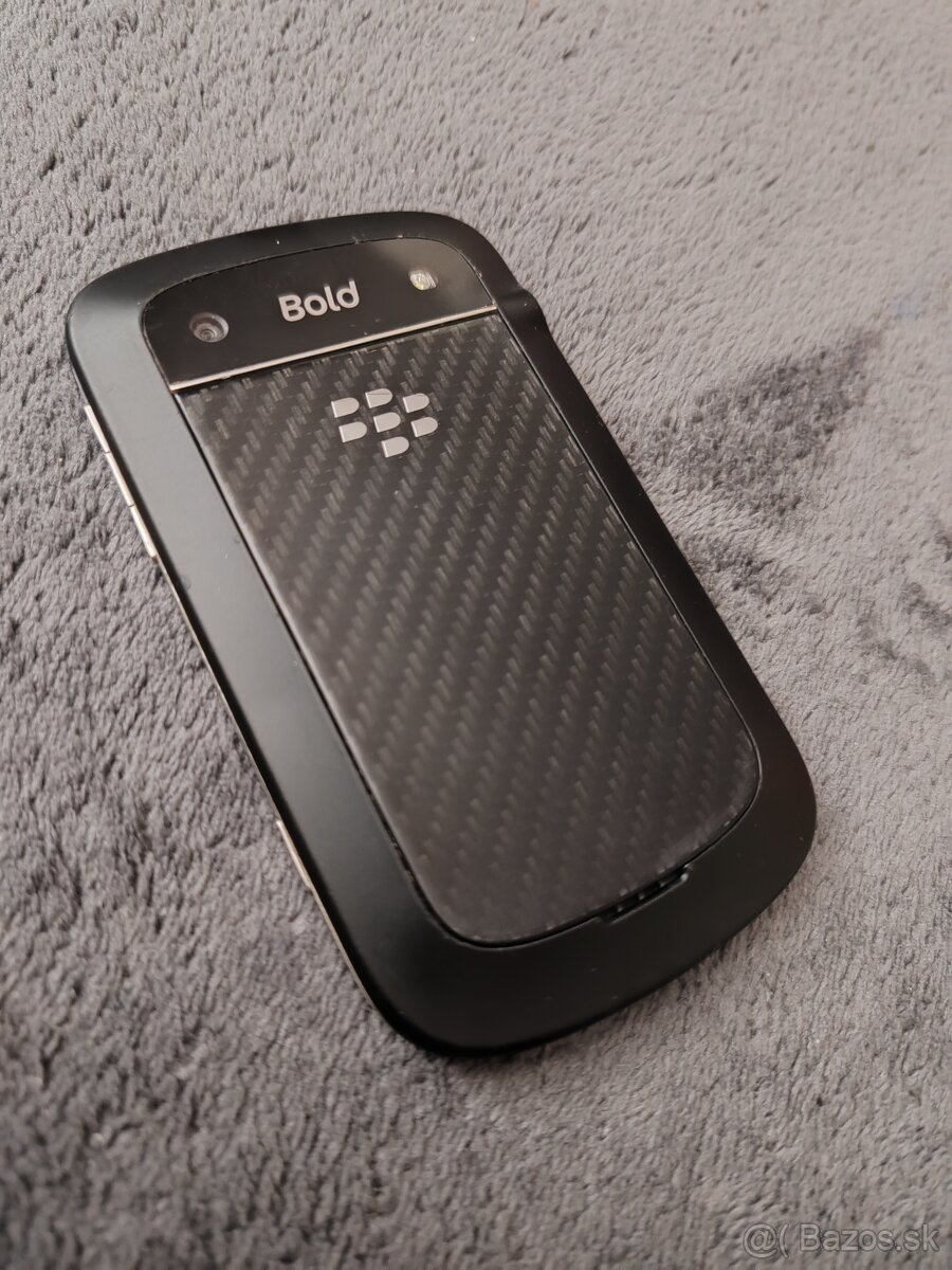 Blackberry 9900 BOLD - RETRO - 2