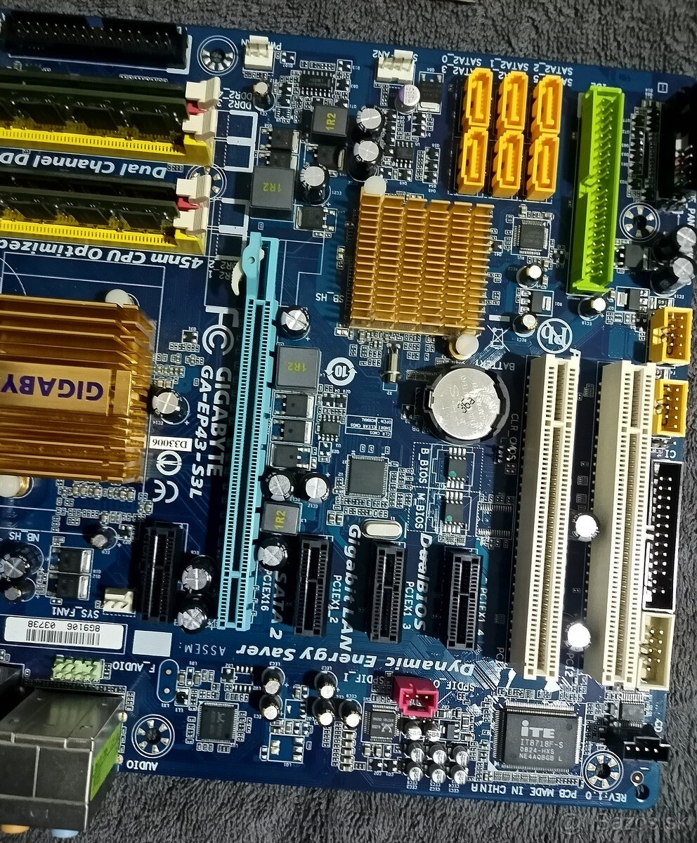 GA-EP43-S3L Core 2 Quad Q8200 (2.33GHz), 8GB DDR2 800MHz - 2