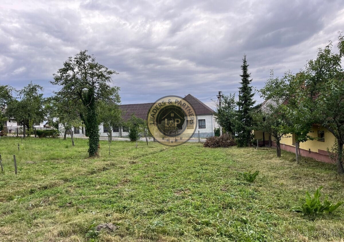 Na predaj pozemok vhodný na výstavbu RD v obci Cerová - 2