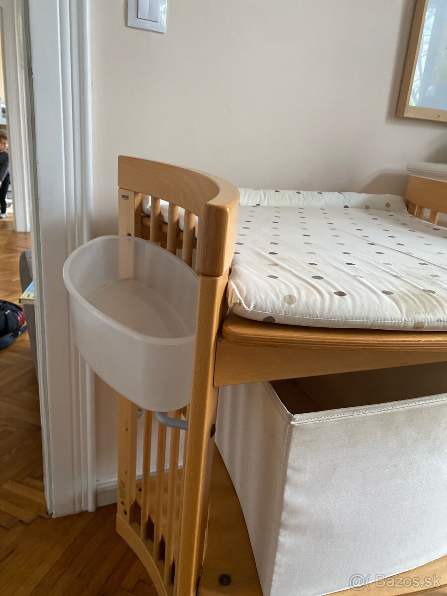 Stokke prebaovaci pult - masiv - 2