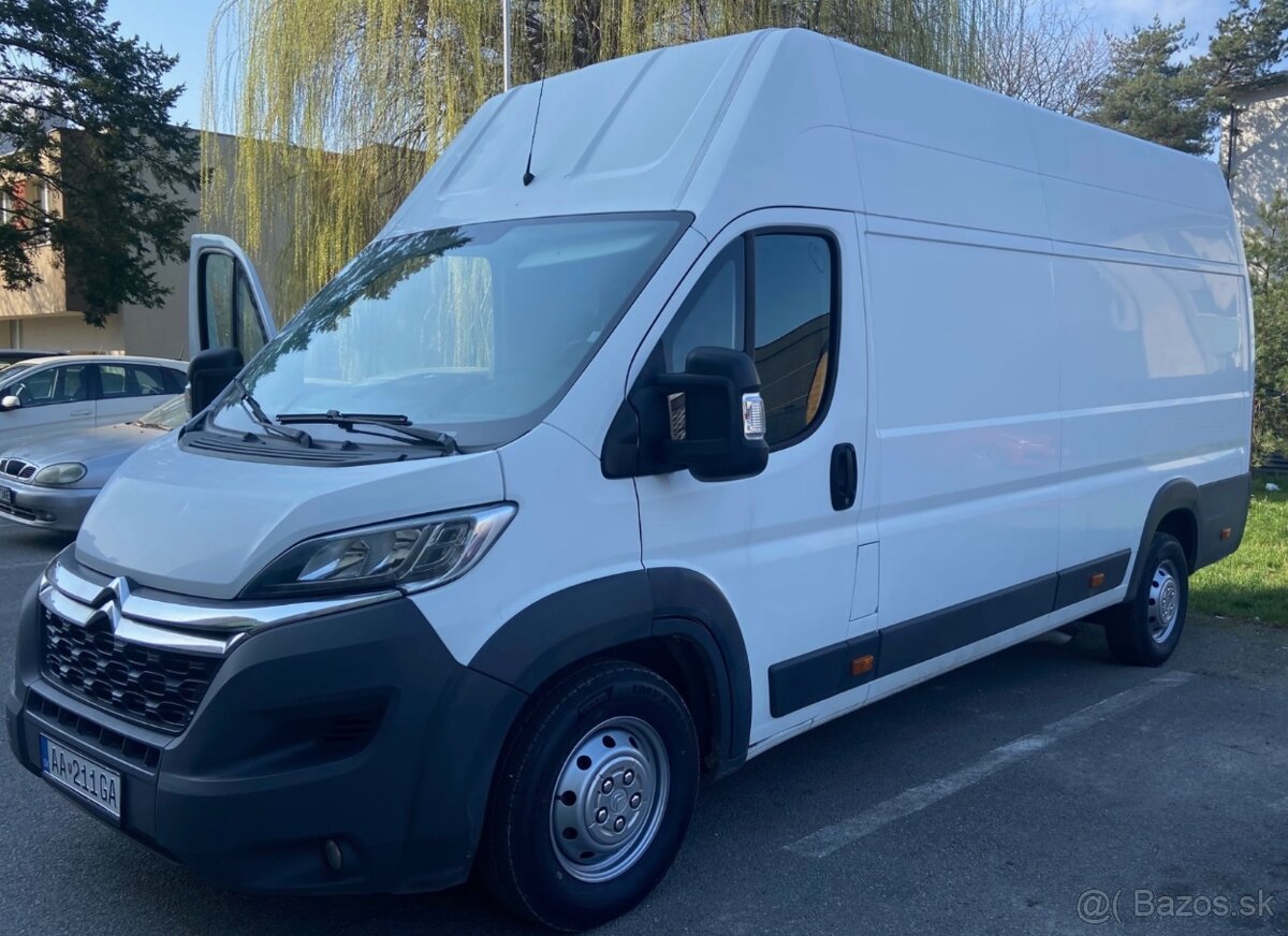 Vypratávanie domov a bytov -Preprava tovaru , materialu - 2