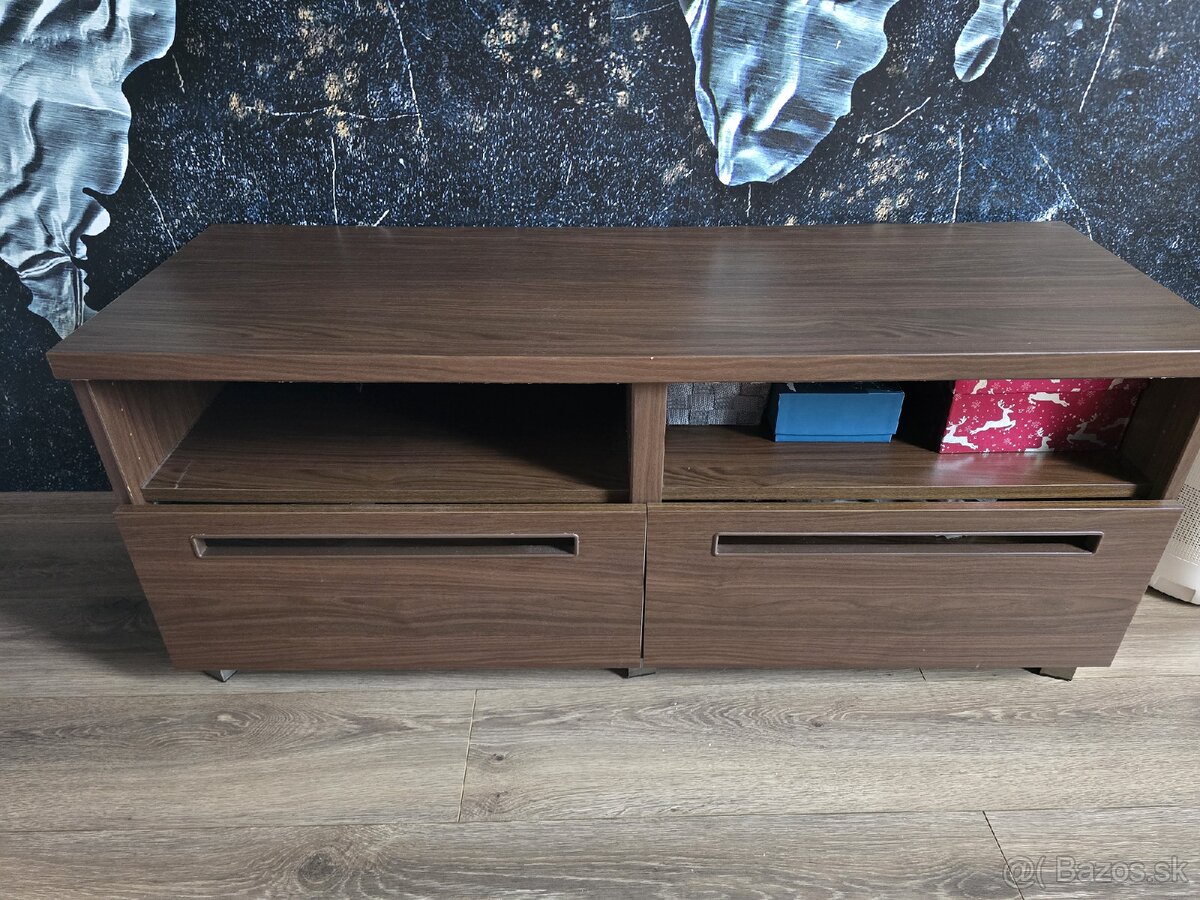 Stolík pod TV - 2