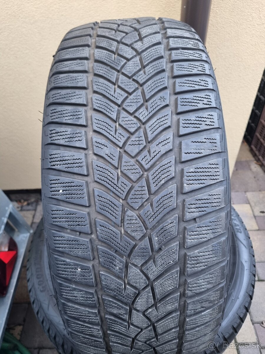235/50 R19 - 2