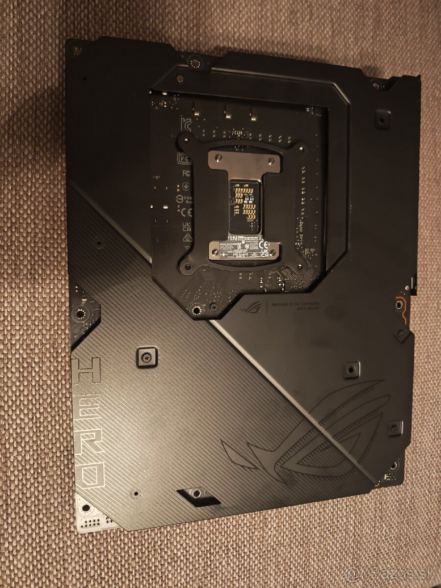 ASUS ROG MAXIMUS Z690 HERO - 2