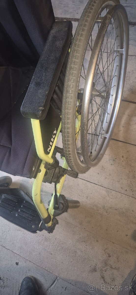 Darujem – 2× invalidný vozík (plne funkčné) - 2