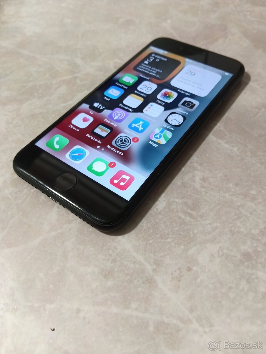 iPhone 7 / 128GB Black Super stav - 2