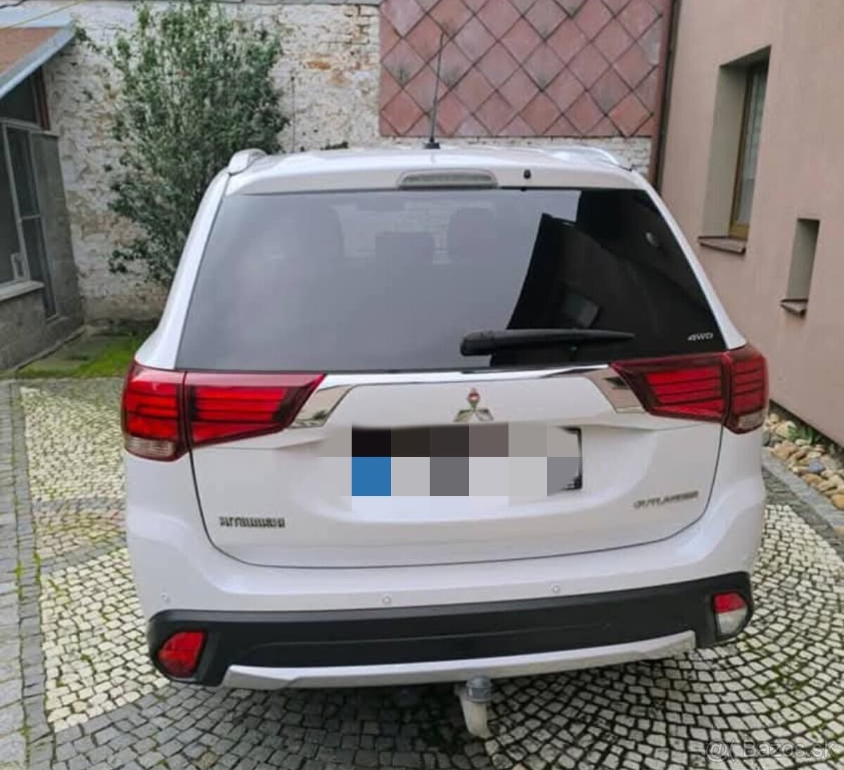 Mitsubishi Outlander INSTYLE 7-miestne