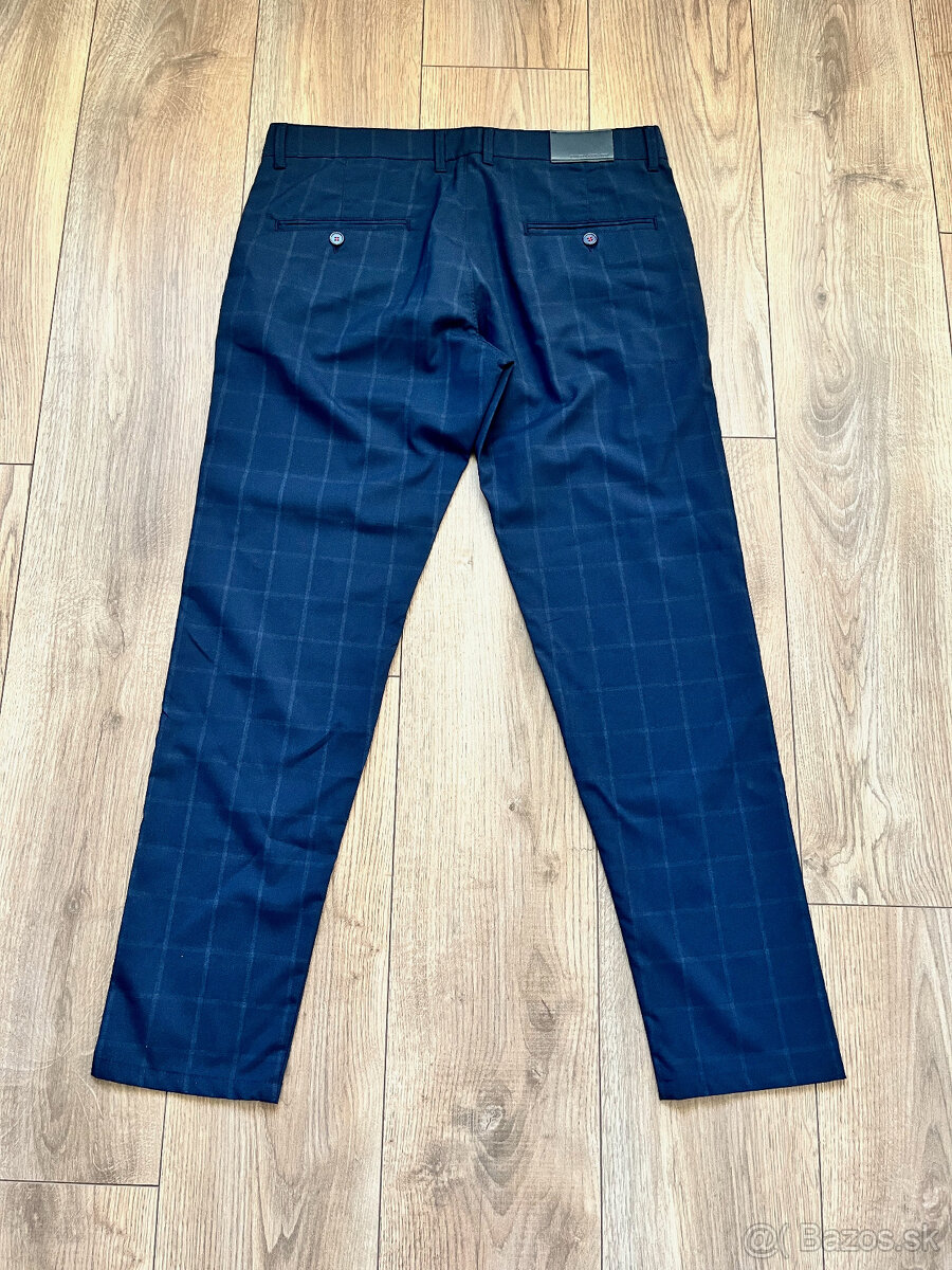 Tmavomodré nohavice - 2