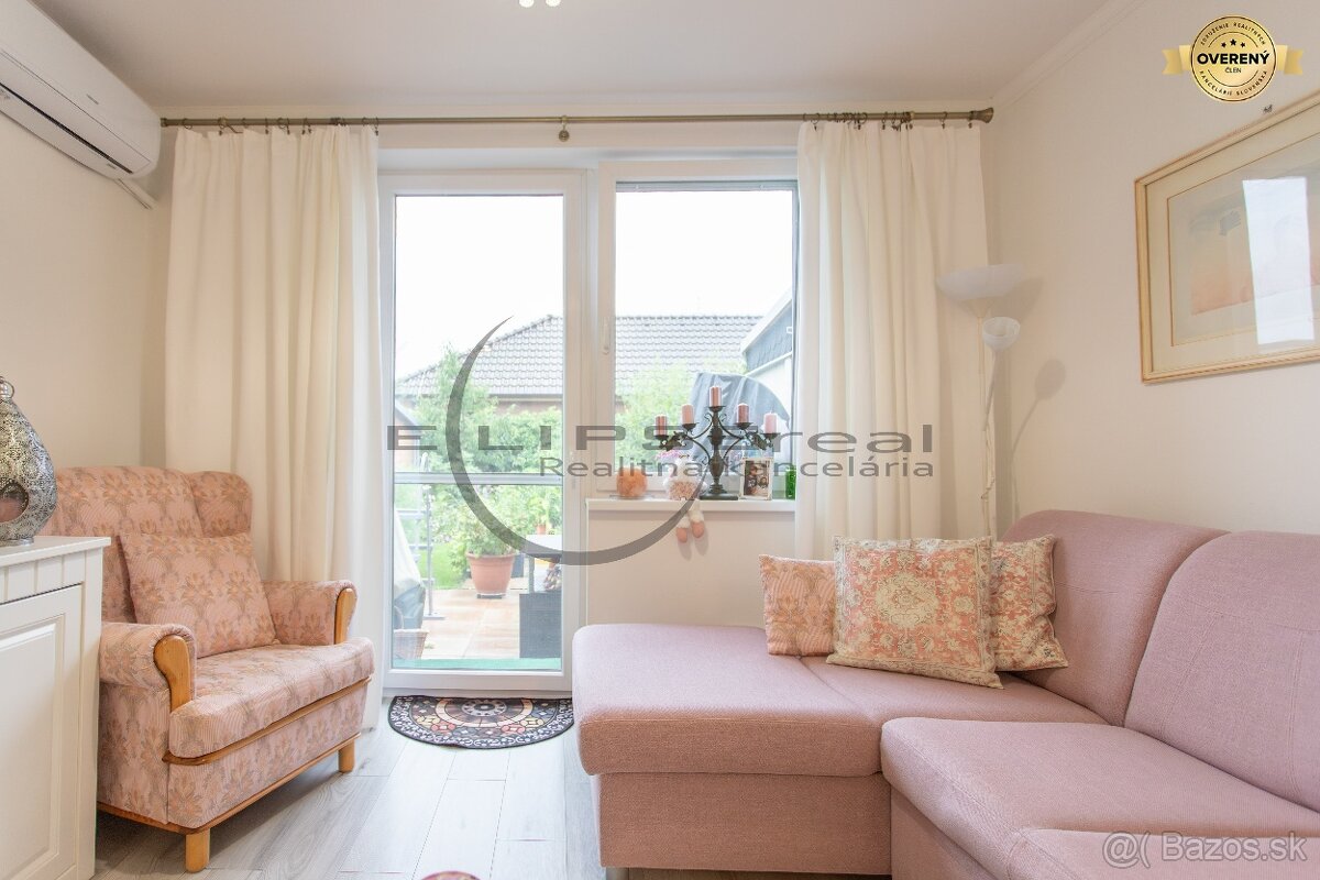 NA PREDAJ pekný, štýlový 3-izbový rodinný dom v Lábe - 2