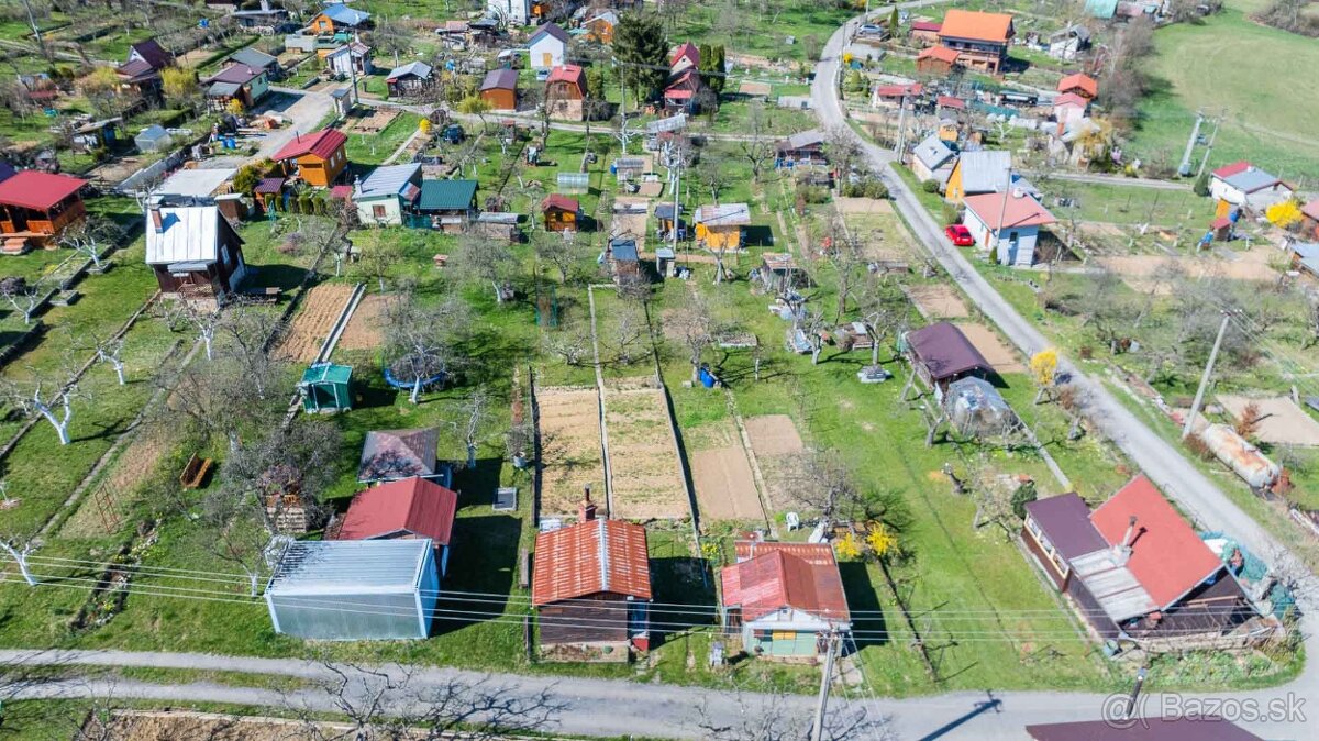 Chatka so záhradou v Záhradkárskej osade Zvolen pod Strážou - 2