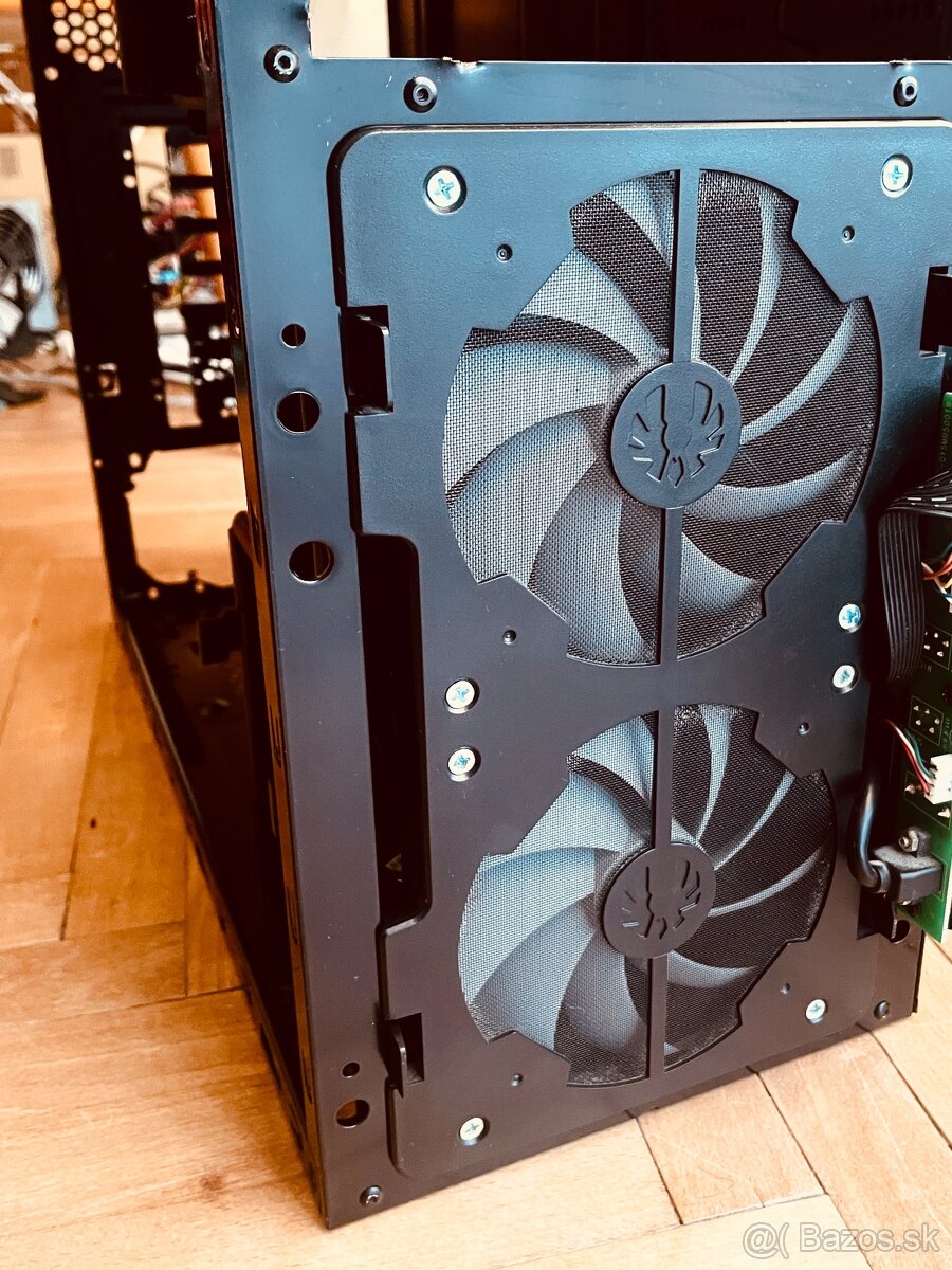 Velka skrinka + 500GB disk zadarmo - 2