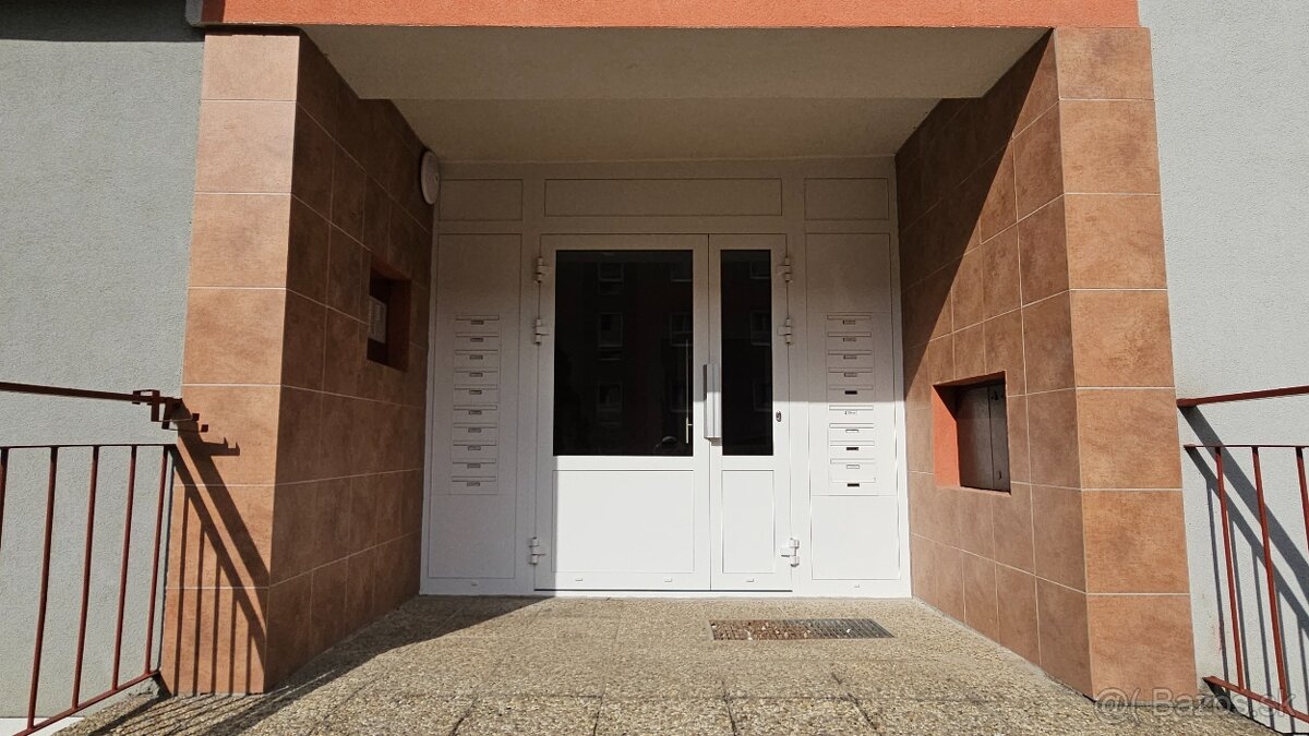 3-izbový byt po kompletnej rekonštrukcii Medvedzie - 2