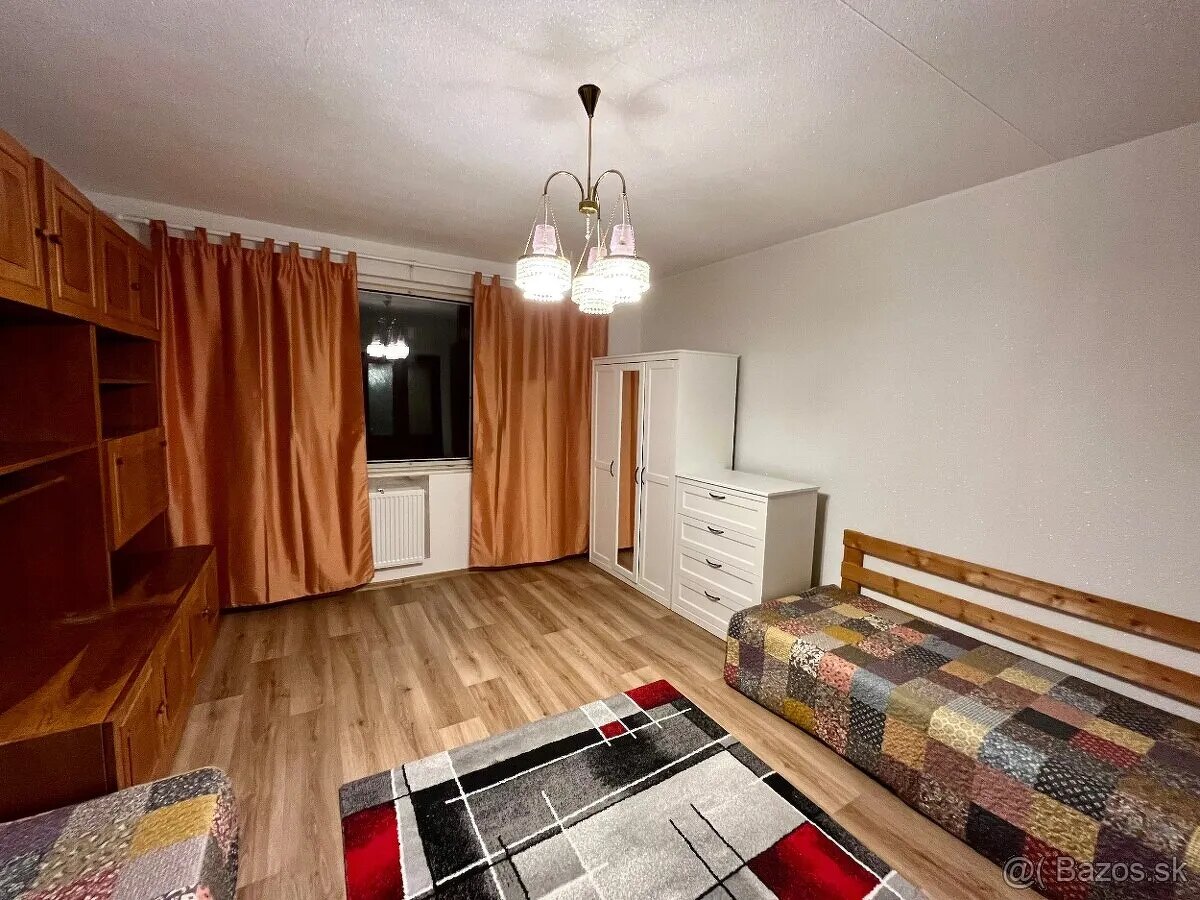 Veľká izba pre 1-2 študentov v 3-izb. byte - 2