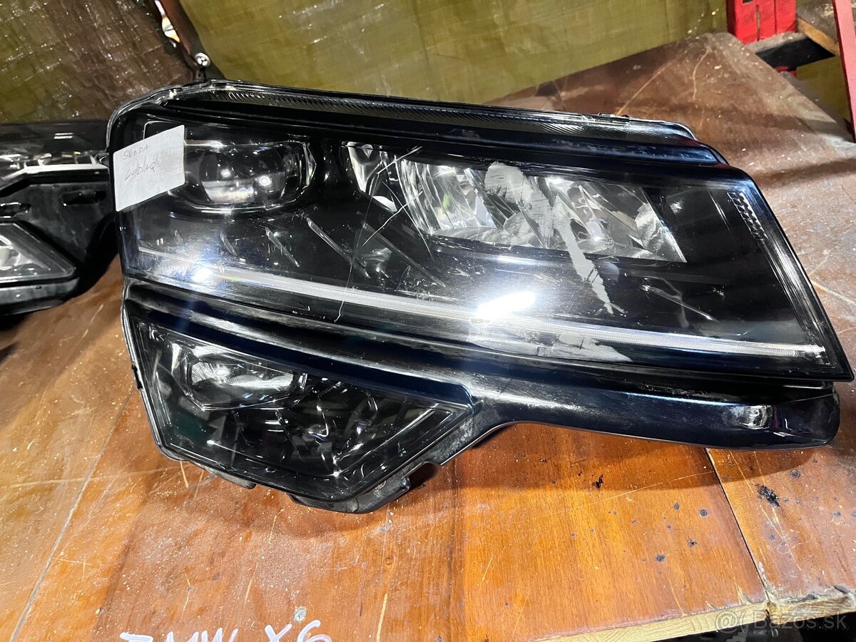 Škoda karoq pravý svetlomet - 2