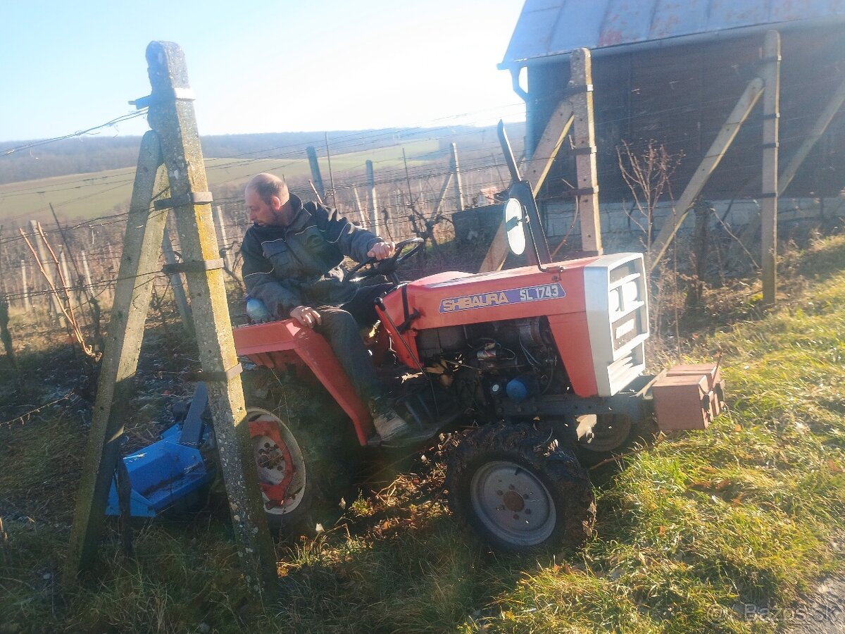 Predám malotraktor 4x4 - 2