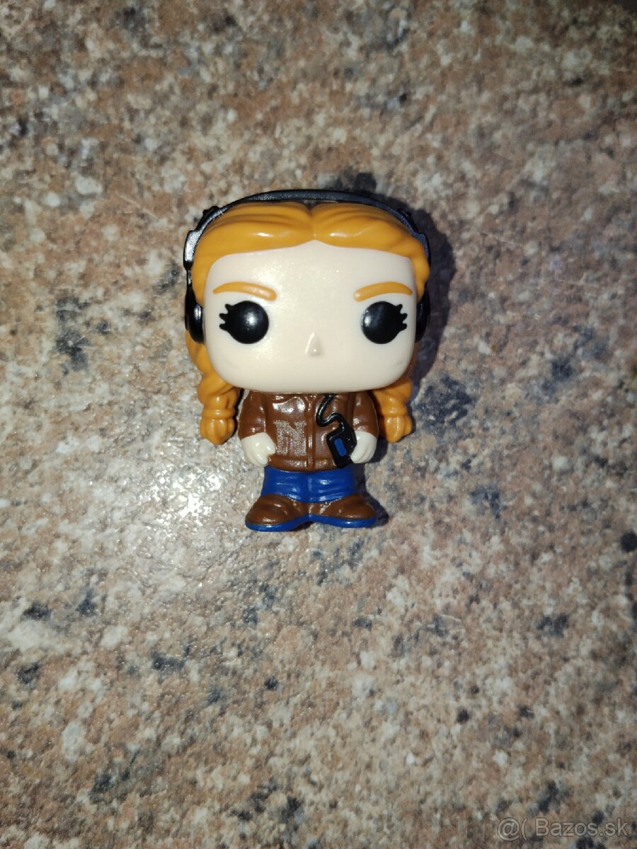 Kinder joy stranger things figurky - 2