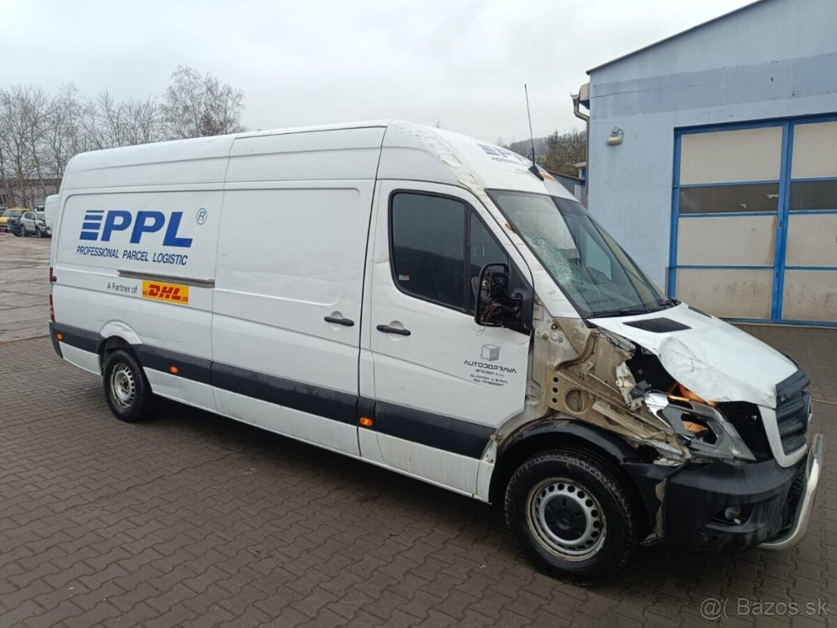 Mercedes-Benz Sprinter - 2