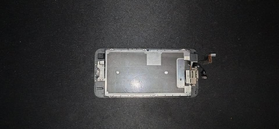 Predám nový displej na Iphone 6s - 2