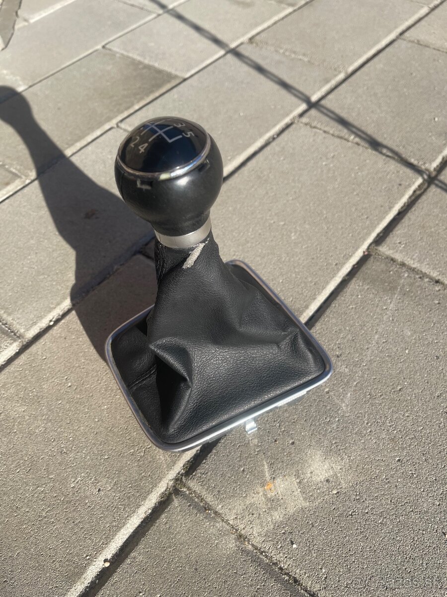 Radiaca paka VW Golf 5 Plus - 2