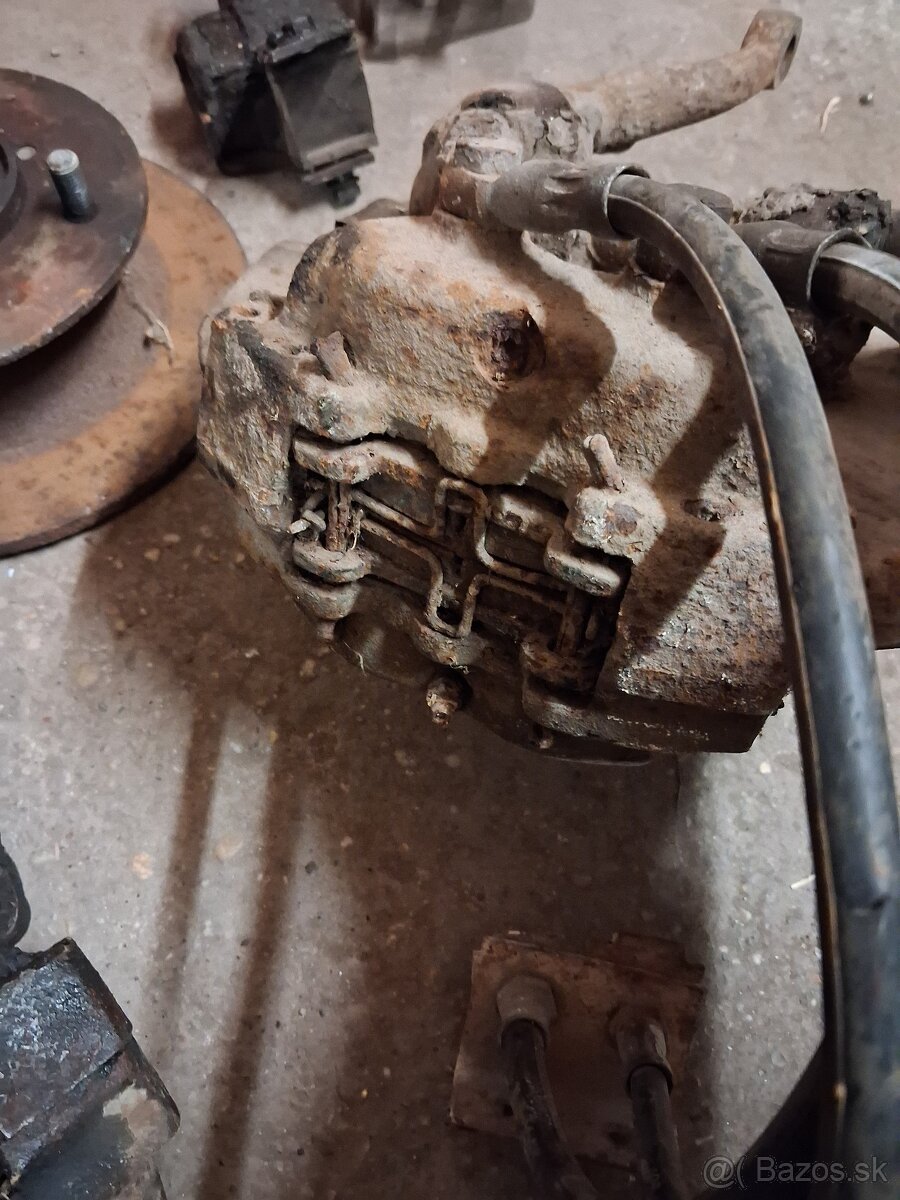 Škoda 4 piestykové strmene - 2