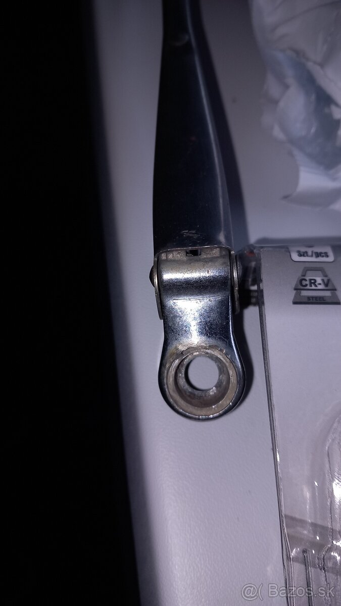 Kúpim ramienko stieračov ford cortina - 2