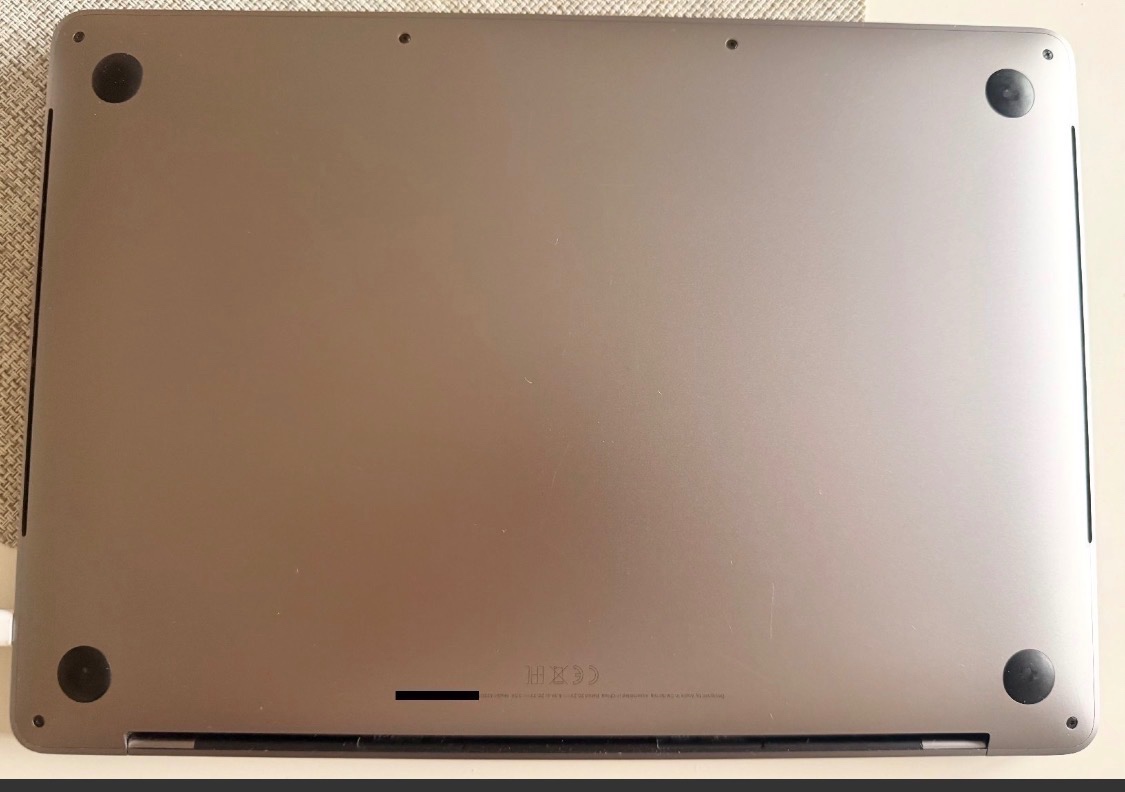MacBook Pro 13” (2020) – 16 GB RAM, 512 GB SSD, Touch Bar - 2