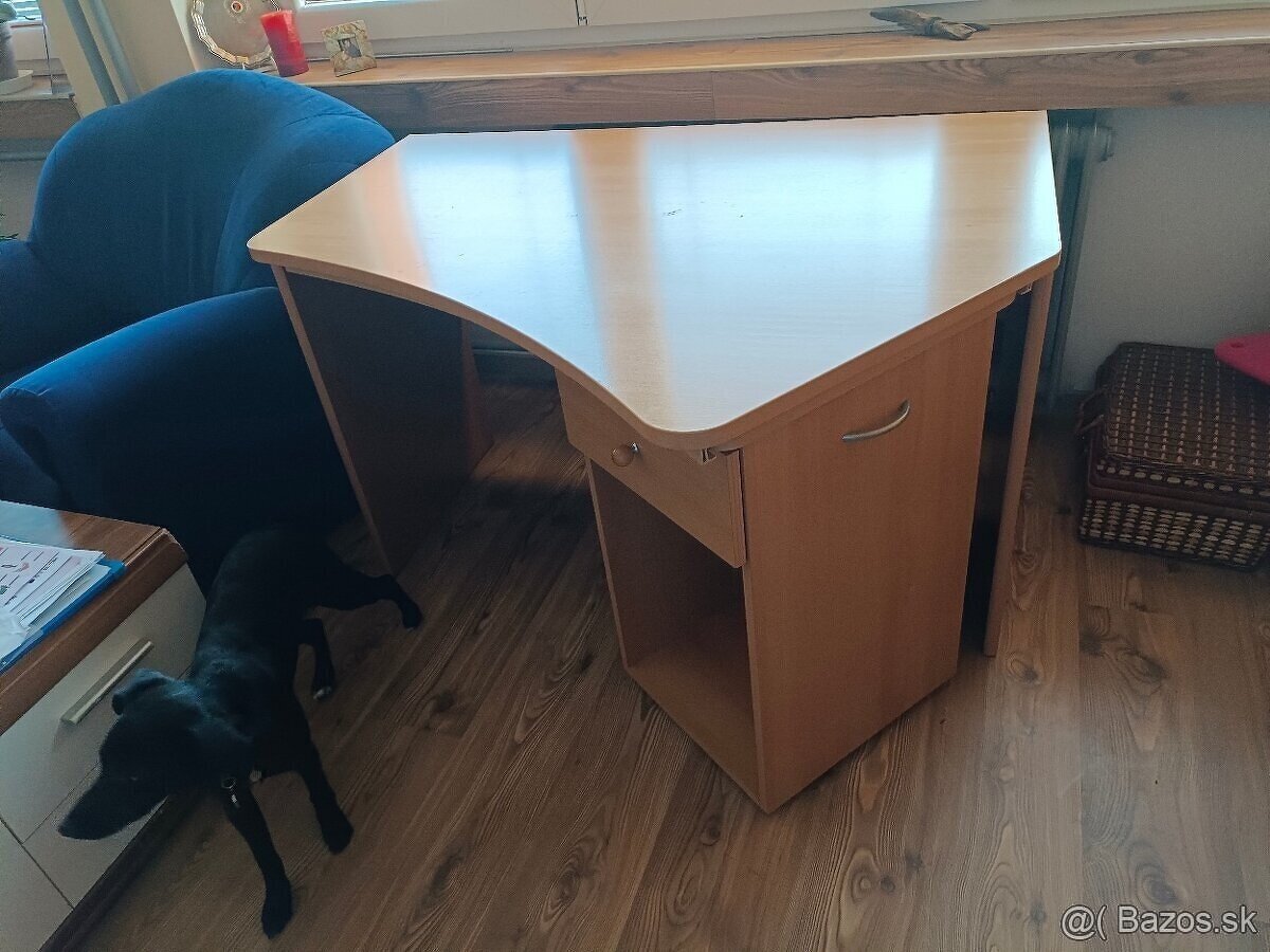 Kancelársky Stôl - 2