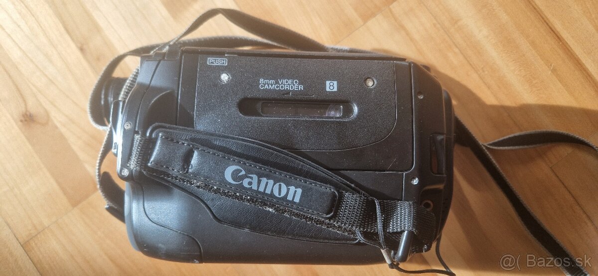 Analógová 8mm videokamera Canon UC900 - 2