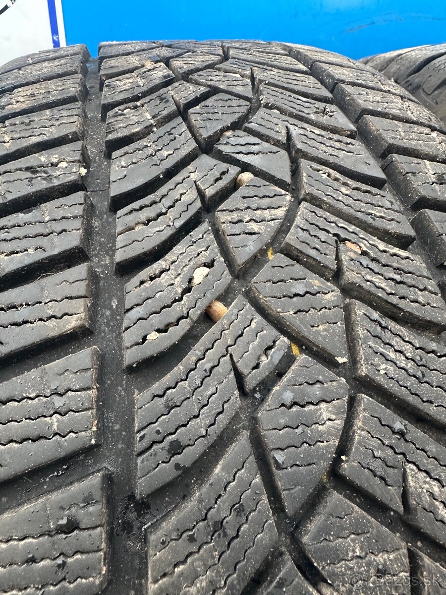 225/45 r17 Goodyear zimne - 2