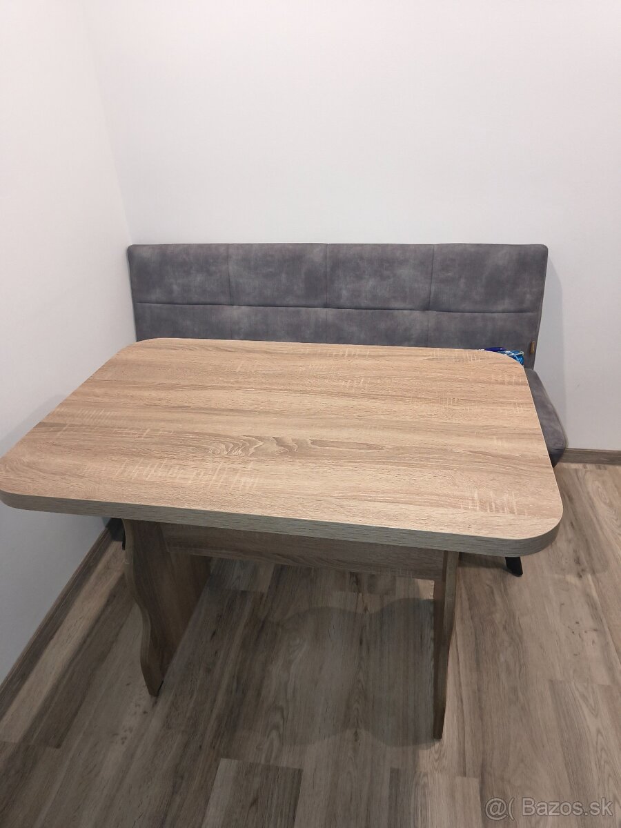 Jedálenský stôl - 2