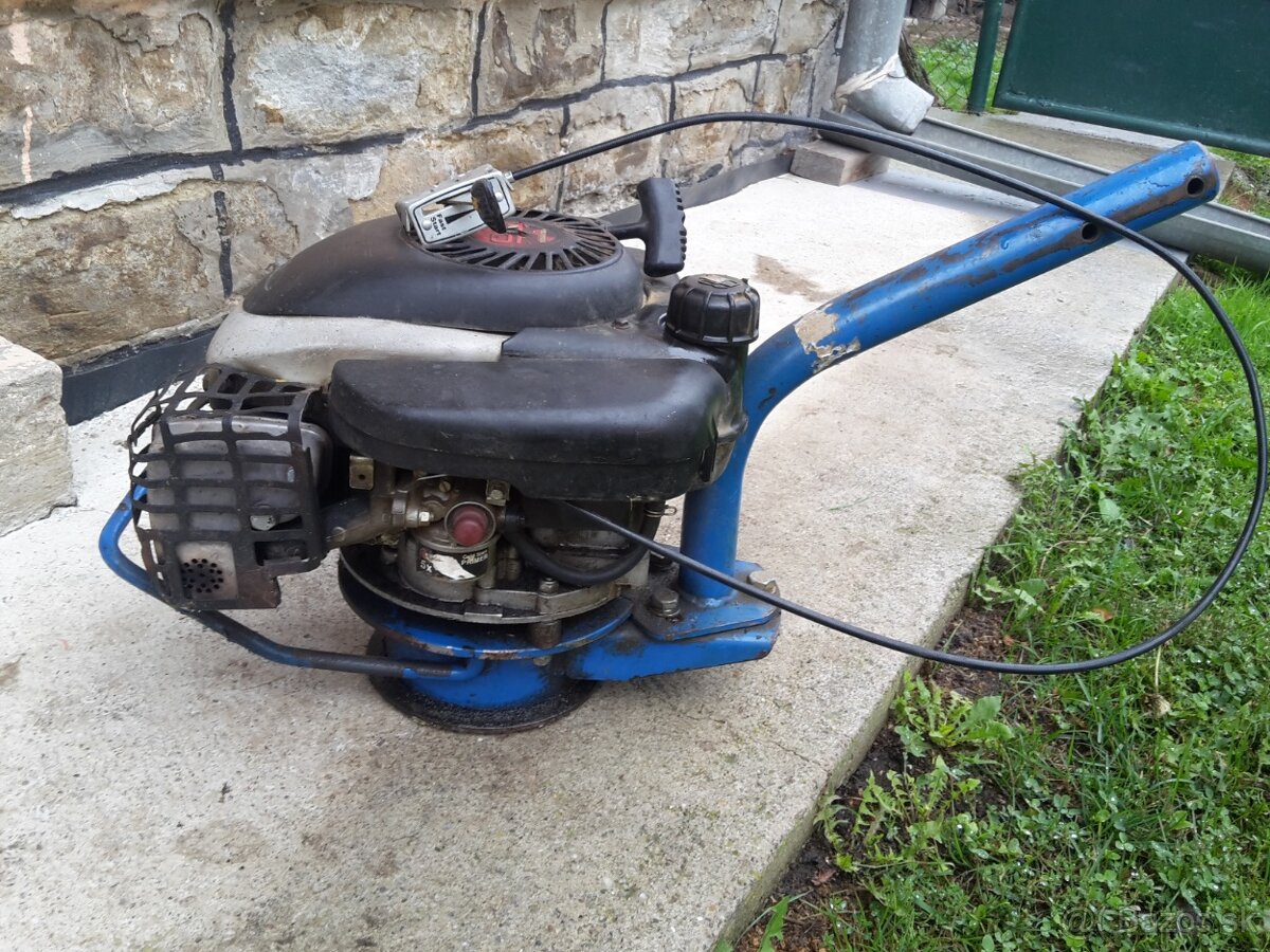 malotraktor Tekumsec - 2