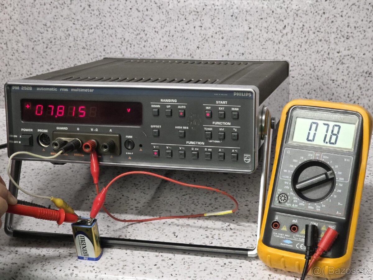 Philips PM2528 》Automatic RMS Multimeter 》Made in Holland - 2