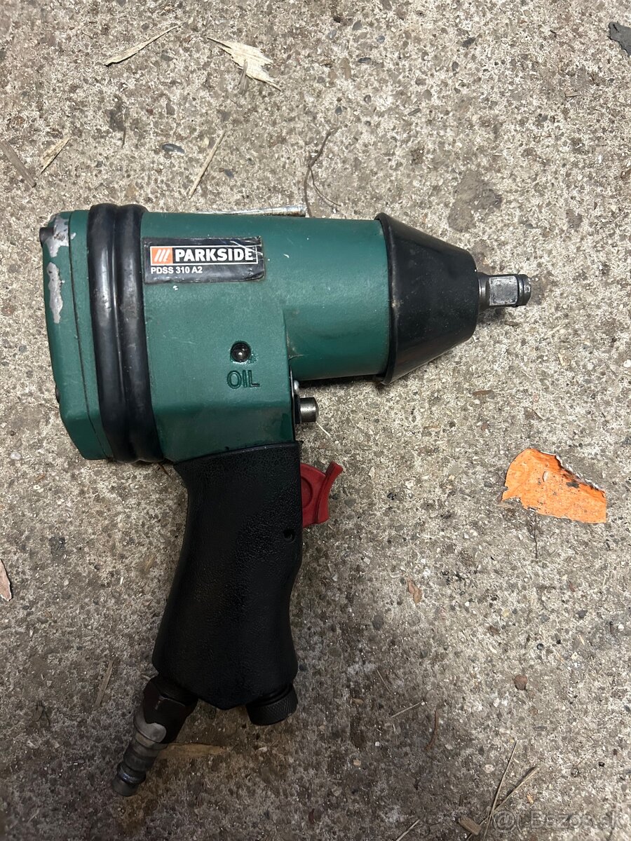 Rázovy uťahovák - 2