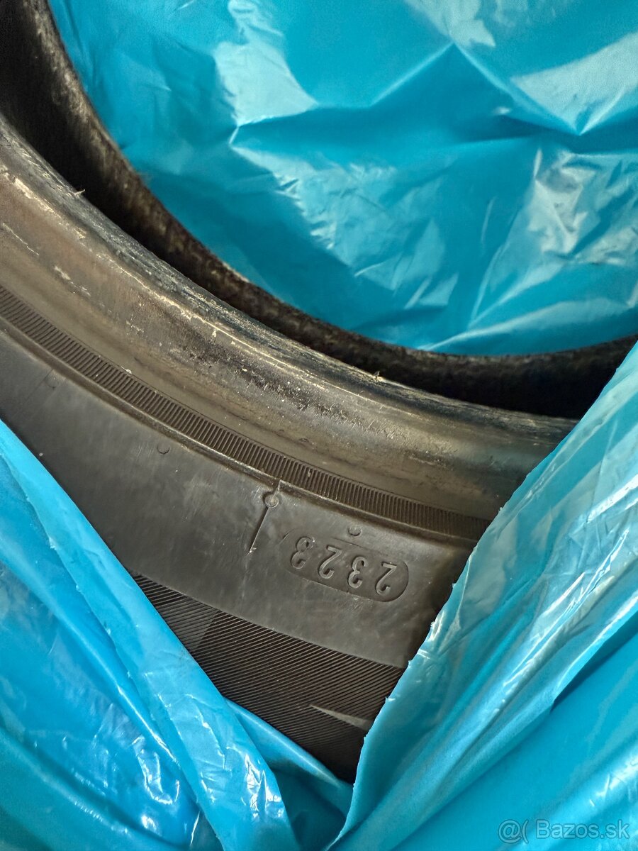 Nexen 215/55 r17 - 2