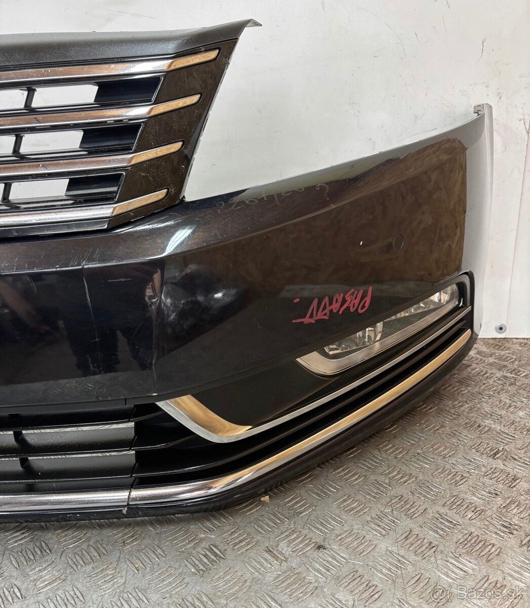 VW PASSAT B7 PREDNY NARAZNIK - 2