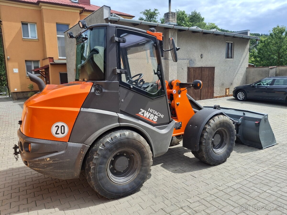 Nakládač Hitachi ZW95-6V - 2