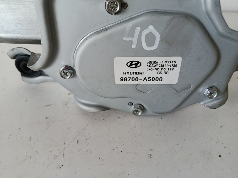 motorcek stieracov zadny hyundai i30 98700a5000 40€ - 2