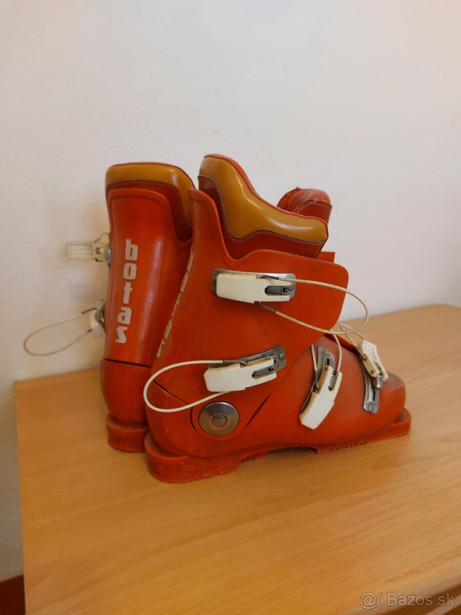 Retro lyžiarky Botas - 2