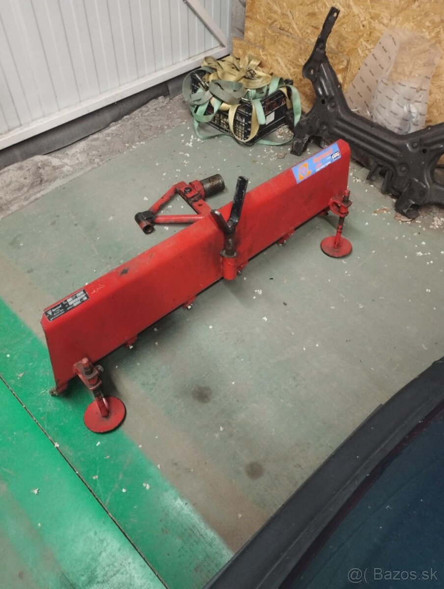 Radnica na sneh , pluh - 2