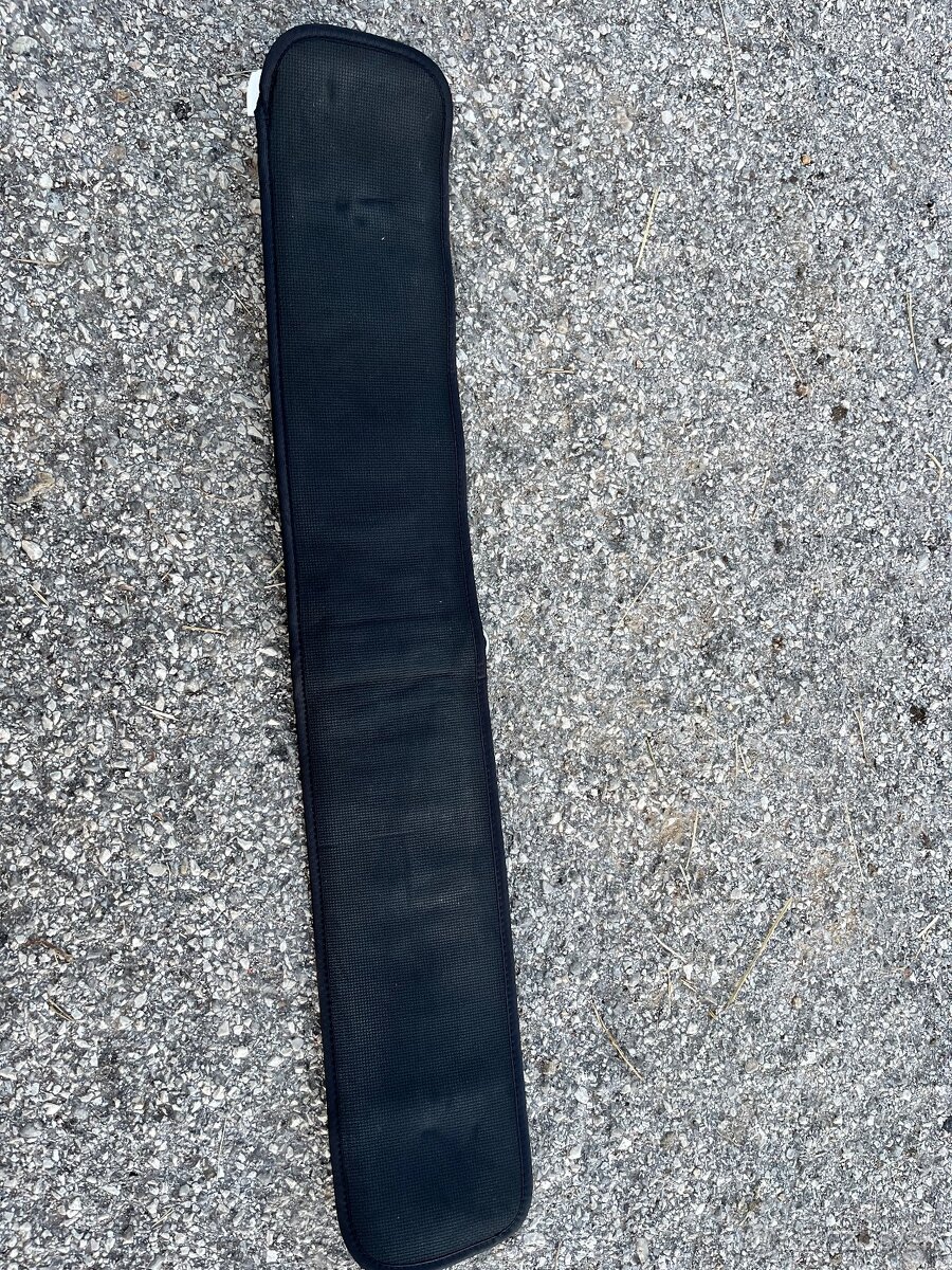 Westernový podbrušník - 2