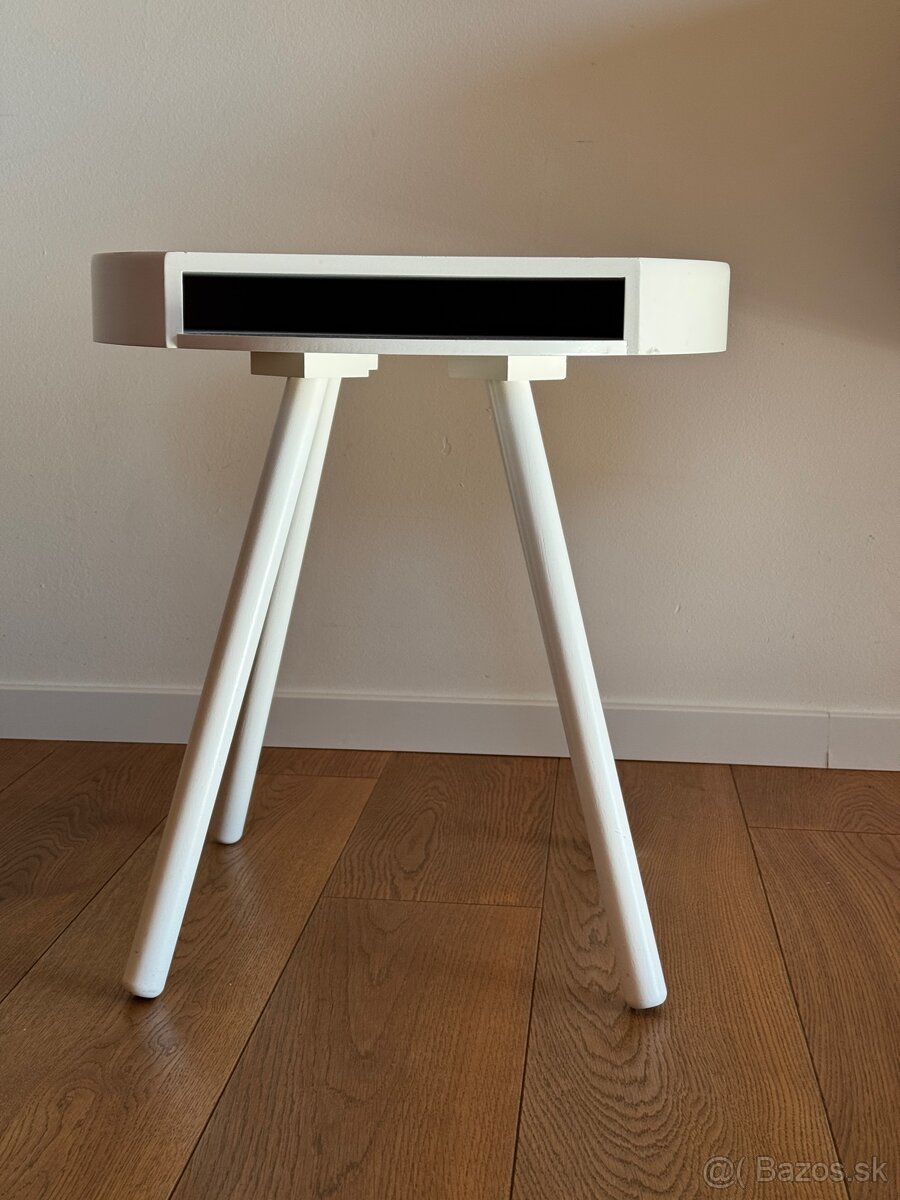 Odkladací stolík - 2