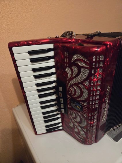 Predám akordeón Weltmeister - 2
